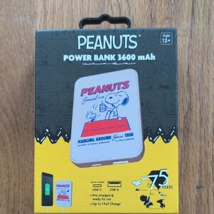 Brand New Snoopy Peanuts Snoopy Red and Blue Power Bank